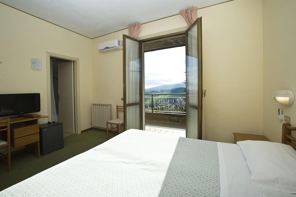 Hotel Villa Ricci & Benessere Chianciano Terme Εξωτερικό φωτογραφία