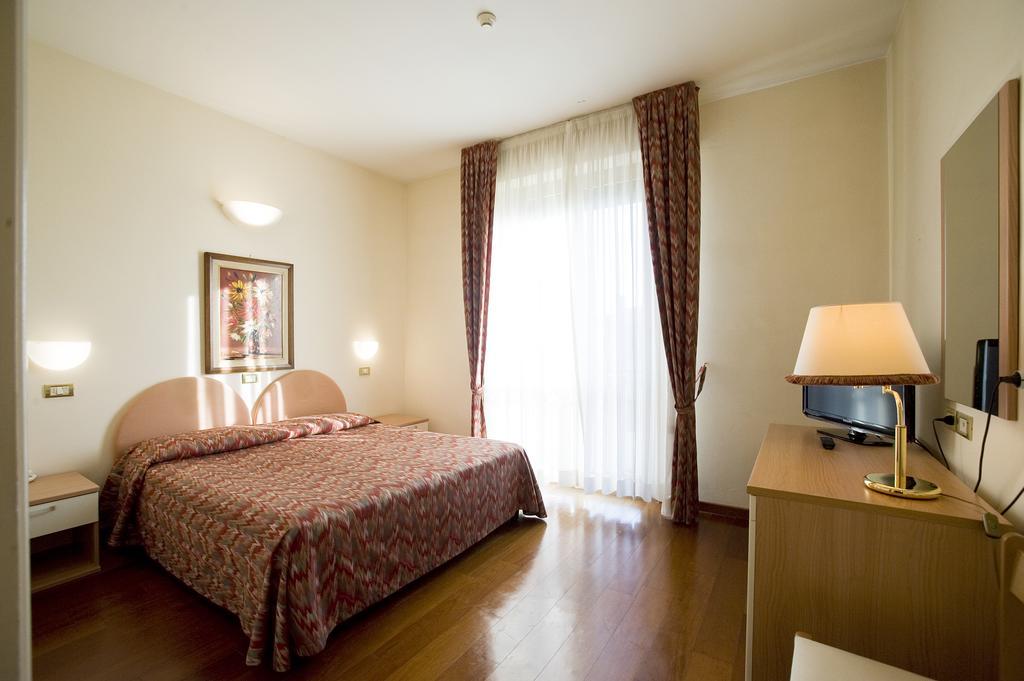 Hotel Villa Ricci & Benessere Chianciano Terme Εξωτερικό φωτογραφία